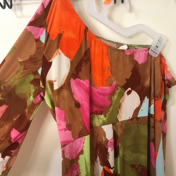 3/$15 The curve by Judani colorful watercolor assymetric maxi one shoulder dress - Picture 7 of 10